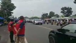  Rombongan Bupati dan Wabup Cianjur Disambut Warga, Netizen : Bikin Macet Pak!