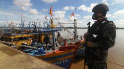 6 Kapal Veitnam Ditangkap saat Curi Cumi-Cumi di Laut Natuna Utara