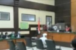 Video Pakai Syal Palestina saat Akan Sidang, HRS Ditegur Hakim 