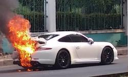 Mobil Porsche Terbakar di Kelapa Gading, Tak Ada Korban