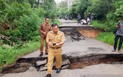 Amblas, Jalan Penghubung OKU - OKU Selatan Putus Total <