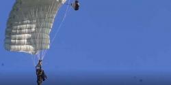 Puluhan Prajurit Yon Taifib 2 Marinir Diterjunkan dari Ketinggian 6000 Feet