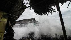 Gelombang Tinggi di Kota Sorong Terjang 163 Rumah