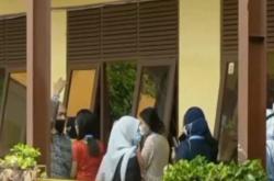 Video Satgas Covid-19 Bubarkan Acara Pembagian Raport di Cimahi