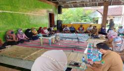 Belasan Orang Terjangkit DBD, Perum Graha Karawang Dapat Advokasi Kesehatan