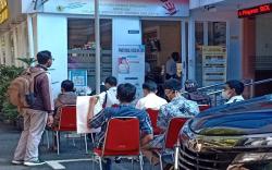 Penerimaan CPNS Dibuka, Warga Serbu Outlet SKCK Polrestabes Bandung, Cek Syaratnya<