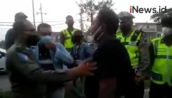 Video Pria Ajak Duel Petugas Tolak Tes Swab di Penyekatan Suramadu