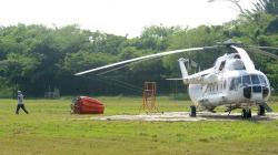 Helikopter Water Bombing BNPB Siaga Cegah Karhutla di Sumsel<