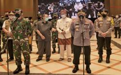 Vaksinasi Covid-19 Massal di Bandung, Panglima TNI: Luar Biasa Peminatnya<