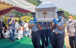 Istri Menkumham Dimakamkan di San Diego Hills Karawang 