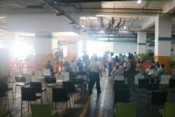 Video Vaksinasi di Mal, Warga Jakarta Pra Lansia Divaksin Astrazeneca