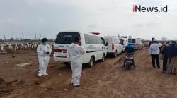 Video Penampakan Antrean Mobil Jenazah Covid-19 di TPU Rorotan