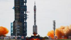 Awas, Roket Raksasa China Seberat 22 Ton Jatuh ke Bumi Akhir Pekan Ini!