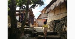 Ternyata Ini Alasan Masyarakat Desa Sade Mengepel Lantai Rumah Pakai Kotoran Sapi