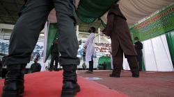 Melanggar Qanun Aceh, Oknum Kepala Desa Dihukum Cambuk