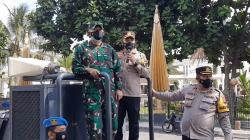 Warga dan Pedagang Berkerumun di Taman Kota Tasikmalaya Dibubarkan Petugas