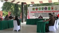 Hakim PN Subang Iba dan Bayar Setengah Denda Pedagang Sendal