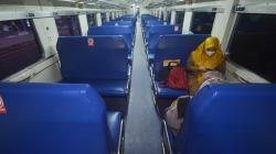 Penumpang Wajib Tunjukkan STRP, Begini Suasana Perjalanan Kereta Api
