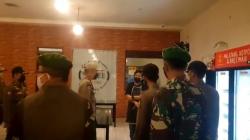 Kafe Bandel di Cimahi Ditutup Paksa, Kelabui Petugas dengan Matikan Lampu Depan