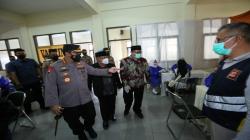 Upaya Wujudkan Herd Immunity, Kapolri Apresiasi Vaksinasi Massal Persis Bandung<