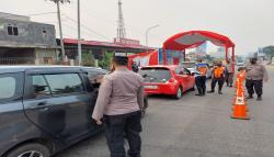 Karawang Zona Hitam, Polisi: Tak Bawa Surat Bebas Covid dan Vaksin Silakan Putar Balik<
