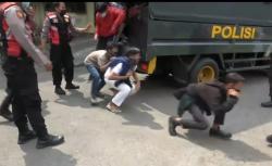 Terprovokasi Ajakan Demo Tolak PPKM, Puluhan Pelajar di Brebes Ditangkap Polisi<