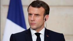Presiden Macron Gugat Fotografer Setelah Fotonya Berpakaian Renang Nongol di Pameran
