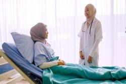 Bacaan Doa untuk Orang Sakit Perempuan, Agar Lekas Diberikan Kesembuhan