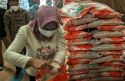 Ada Beras Berkutu di Bulog Mojokerto, Wali Kota Ning Ita: Jangan Sampai Dibagikan