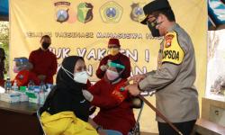 Vaksinasi Massal di Ubhara, Ini Pesan Kapolda Jatim Irjen Pol Nico Afinta