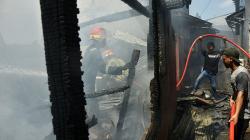 Rumah-Rumah di Permukiman Padat Penduduk Kota Makassar Ludes Terbakar