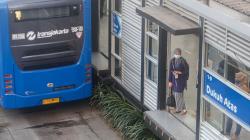 Selamat Tinggal STRP, Kini Naik Transjakarta Cukup Bawa Kartu Vaksinasi 