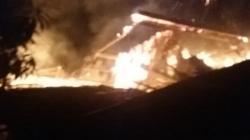 Hawu Ditinggalkan Menyala, Api Lumat Rumah di Nyalindung Sukabumi, Warga Panik