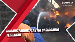 Video Gudang Pabrik Plastik di Trosobo Sidoarjo Terbakar