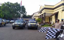 Polrestabes Bandung Salurkan 60 Ton Beras untuk Warga Terdampak PPKM