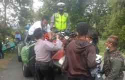 Rem Motor Blong, Pasutri dan 3 Anak Jatuh di Bibir Jurang