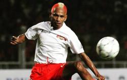 Kisah Rochy Putiray, Pemain Nyentrik yang Taklukkan Liga Hong Kong dan Bobol Gawang AC Milan