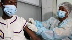 200 Tenaga Medis Divaksinasi usai Pasien Positif Virus Ebola