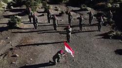 Para Pendaki Brigade Infanteri 1 Marinir Kibarkan Merah Putih di 3 Puncak Gunung Tertinggi Tanah Pasundan<