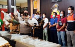 Geledah Mobil Tak Bertuan Depan ATM, Polisi Temukan Barang Bukti Senilai Rp11 Miliar