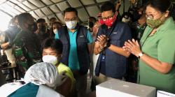 Warga Padalarang Antusias Vaksinasi, Sandiaga Uno: Vaksin Jadi Benteng Lawan Pandemi Covid-19