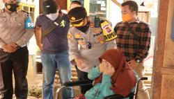 Tangis Haru 2 Difabel di Sukabumi Dapat Kursi Roda Baru, Husni: Ini Sudah Cukup Pak