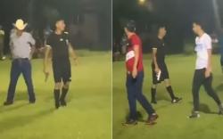 Ngeri, Wasit Sepak Bola di Honduras Pegang Pistol saat Pimpin Laga