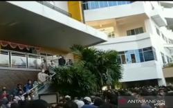 Dandim Palembang Bubarkan Vaksinasi di Sekolah Swasta yang Membeludak 