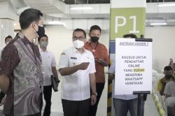 Wakil Wali Kota Tangsel Tinjau Pelaksanaan Vaksinasi di Living World Alam Sutera