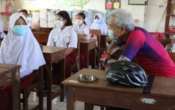 Daerah Harus Tegas jika Sekolah Gelar PTM Tanpa Izin, Ganjar: Yang Nggak Lapor, Bubarkan 