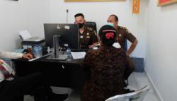 Mantan Bupati Karangasem Mas Sumatri Diperiksa terkait Dugaan Korupsi Masker
