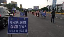 Hari Pertama Penerapan Ganjil Genap di Bandung, Polisi Halau Kendaraan Luar Kota 