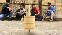 Mengajak Anak Bermain Gasing Bambu untuk Cegah Kecanduan Gawai