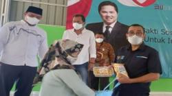 Bantu Warga Terdampak Pandemi, Kementerian BUMN Serahkan Bansos Sembako di Pangkalpinang
